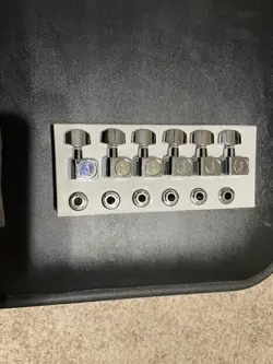 FENDER PIN TUNERS