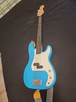 VINTAGE 1992 SQUIER BY FENDER  M SERIES PRECISION