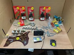 FUN LOT OF  GUITAR VINTAGE  PROJECT PARTS-UNTESTED JAPAN FENDER USA -3008