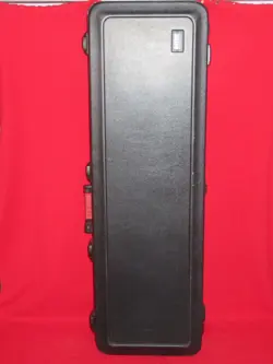 GATOR BLACK BASS HARDSHELL CASE