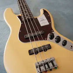 WHITE JAZZ BASS