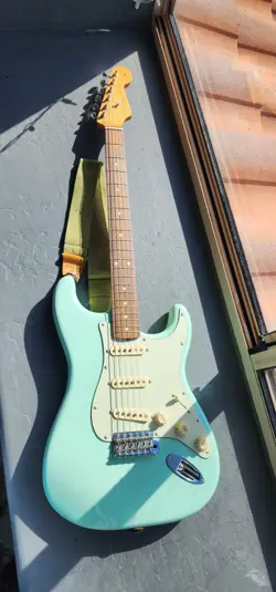 VINTERA 60S STRATOCASTER-