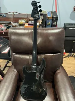 PRECISION BLACK BASS