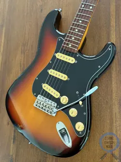 FENDER STRATOCASTER, ‘62, THREE TONE SUNBURST, 1993