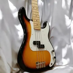 FENDER MADE IN JAPAN TRADITIONAL 50S ELECTRIC BASS - VINTAGE SOUND