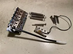 FENDER VINTERA CLASSIC STRAT STRATOCASTER RELIC BRIDGE TREM VIBRATO ASSEMBLY