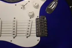 SQUIER BY FENDER STRATOCASTER AFFINITY SERIES ELECTRIC GUITAR BLUE W/HARD CASE