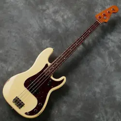 VINTAGE 62 P-BASS