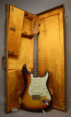 2006 FENDER CUSTOM SHOP '61 STRATOCASTER JOURNEYMAN RELIC SUNBURST W/OHSC