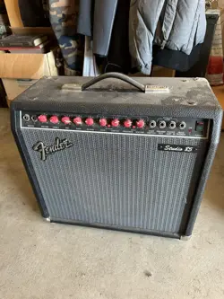 VINTAGE FENDER STUDIO 85 AMP GOOD WORKING CONDITION