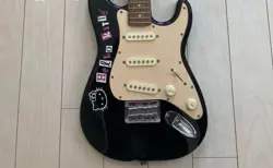 USED SQUIER BY FENDER HELLO KITTY MINI STRATOCASTER BLK HELLO KITTY MINI GUITAR