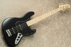 FENDER FSR COLLECTION TRADITIONAL II 70S JAZZ BASS BLACK FROM JAPAN