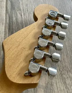 HEADSTOCK TUNERS