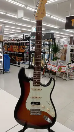 FENDER MADE IN JAPAN HYBRID 60S STRAT ELECTRIC GUITAR 180154