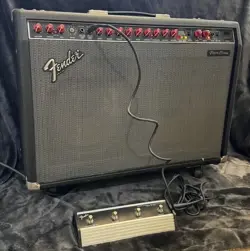 FENDER POWER CHORUS AMP