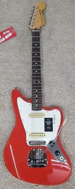 FENDER PLAYER II JAGUAR ELECTRIC GUITAR, ROSEWOOD FINGERBOARD, CORAL RED - MIM