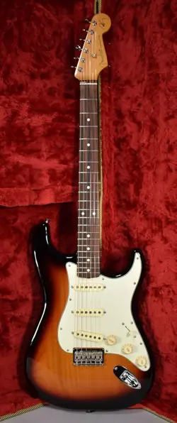 2022 FENDER ROBERT CRAY SIGNATURE STRATOCASTER SUNBURST W/HSC