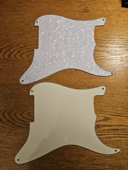 PICKGUARDS FENDER
