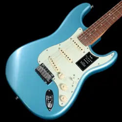 FENDER: PLAYER PLUS STRATOCASTER PAU FERRO FINGERBOARD OPAL SPARK