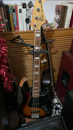 BASS GUITAR FENDER VINTERA 70S JAZZ BASS 3 TONE SUNBURST