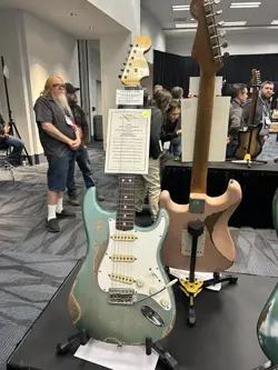 STRATOCASTER RELIC TEAL