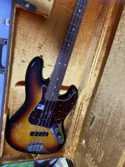 FENDER USA AMERICANVINTAGE '62 JAZZ BASS NO.MG1000