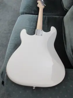 SQUIER STRATOCASTER W/VAN