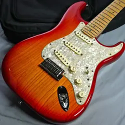 FENDER USED AMERICAN DELUXE ASH STRATOCASTER AGED CHERRY SUNBURST MADE IN 2008