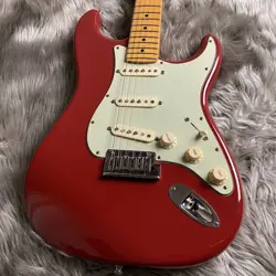 DELUXE STRATOCASTER 36