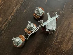 1973 SET FENDER STRATOCASTER GUITAR POTS HARNESS 3-WAY SWITCH