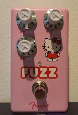 FENDER HELLO KITTY COLLECTION FUZZ PINK GUITAR EFFECT PEDAL JAPAN USED