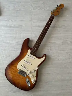 QUILT TOP STRATOCASTER