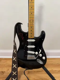 FENDER DAVID GILMOUR INSPIRED BLACK STRAT MIJ