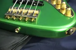JADE ELECTRIC BASS