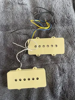 FENDER V-MOD II SINGLE-COIL JAZZMASTER