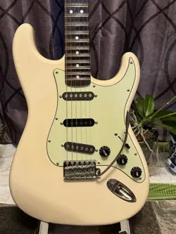 FENDER JAPAN ST TYPE CREAM ST72-145 ELECTRIC GUITAR W/GIG BAG USED PRODUCT