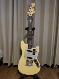 FENDER AMERICAN PERFORMER MUSTANG NO.MG1860
