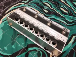 FENDER SHIELDS BLENDER FUZZ PEDAL