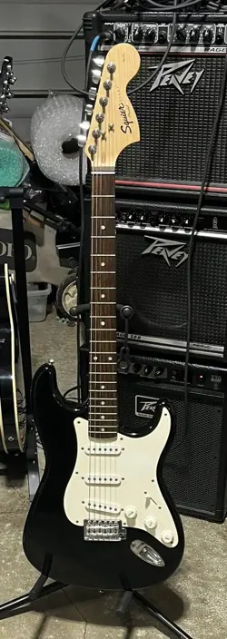 SQUIER BY FENDER CLASSIC VIBE STRATOCASTER ELECTRIC GUITAR BLACK