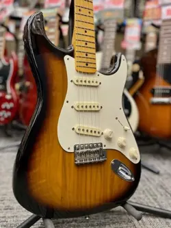 FENDER STORIES COLLECTION ERIC JOHNSON 1954 'VIRGINIA' STRATOCASTER -2-COLOR SUN