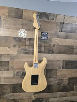 2017 FENDER USA STRATOCASTER PROFESSIONAL. NATURAL. W/OHSC