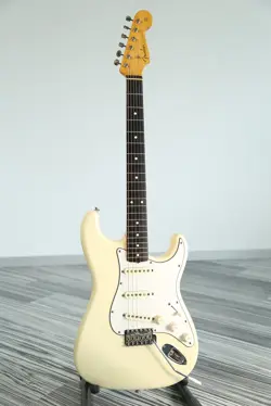 1983 FENDER STRAT MIJ