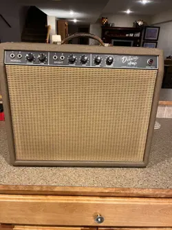 FENDER VINTAGE TUBE GUITAR AMPLIFIER