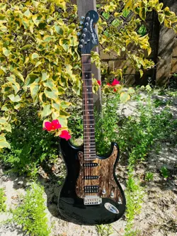 SQUIER BY FENDER STRATOCASTER STANDARD ELECTRIC GUITAR (CUSTOM)