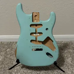 FENDER VINTERA ROAD WORN '60S STRATOCASTER BODY  - FADED DAPHNE BLUE