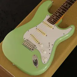 SERIES CUSTOM STRATOCASTER
