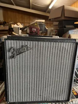 FENDER BRAND RUMBLE 25 (PR 2463) MODEL BLACK ELECTRIC GUITAR AMPLIFIER UNTESTED