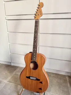 FENDER HIGHWAY SERIES PARLOR NO.MG2350