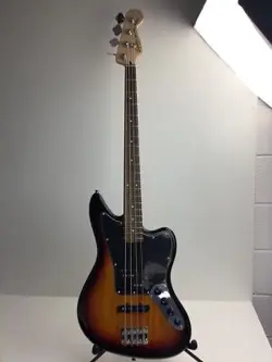 FENDER SQUIER JAGUAR BASS (P25003801)