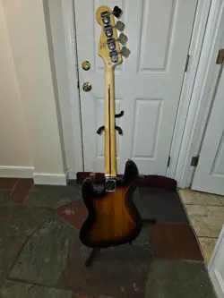 FENDER SQUIRE FRETLESS